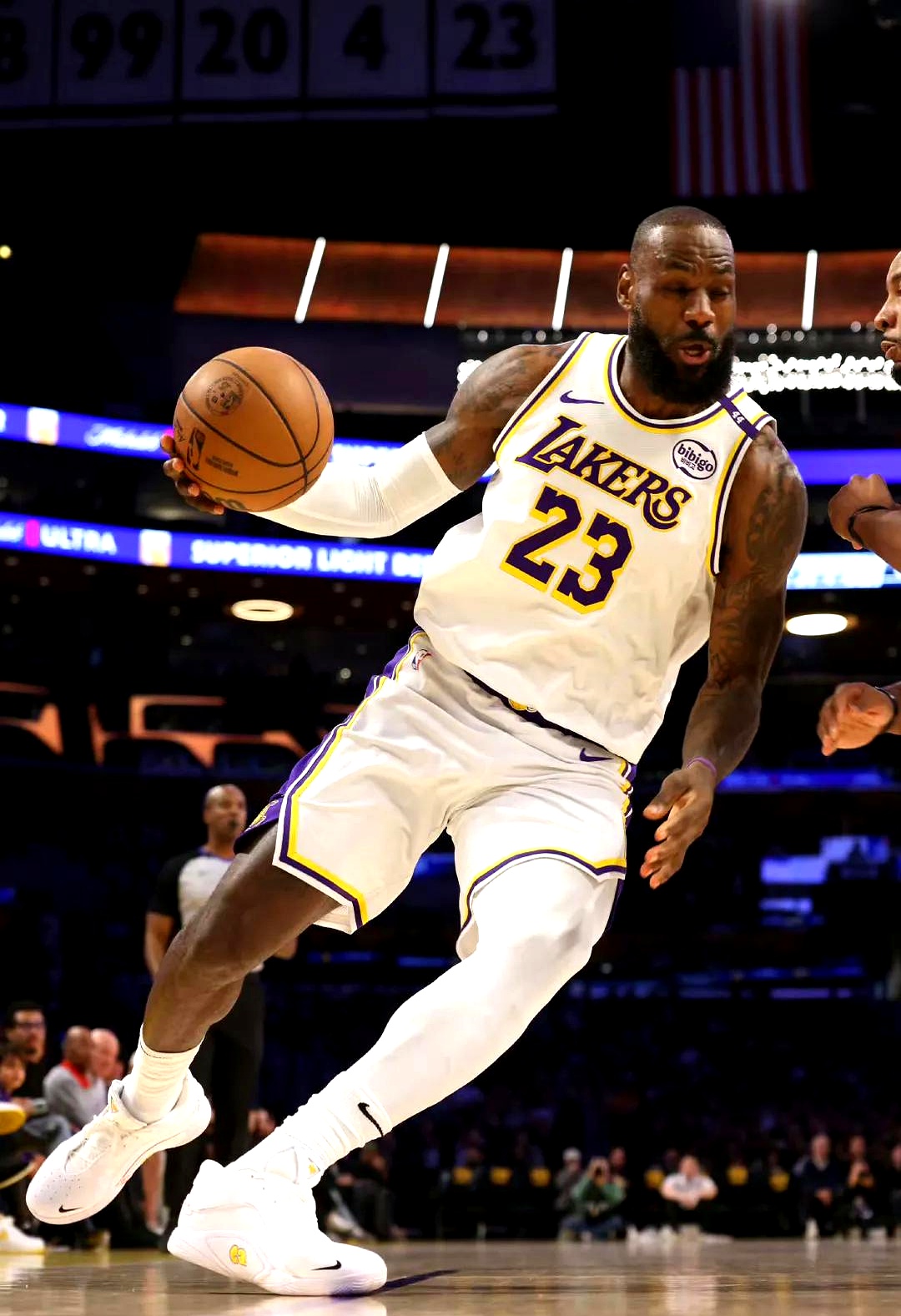 早报：誓死保卫阿隆索.jpg（晨报：阿隆索保卫战.jpg）