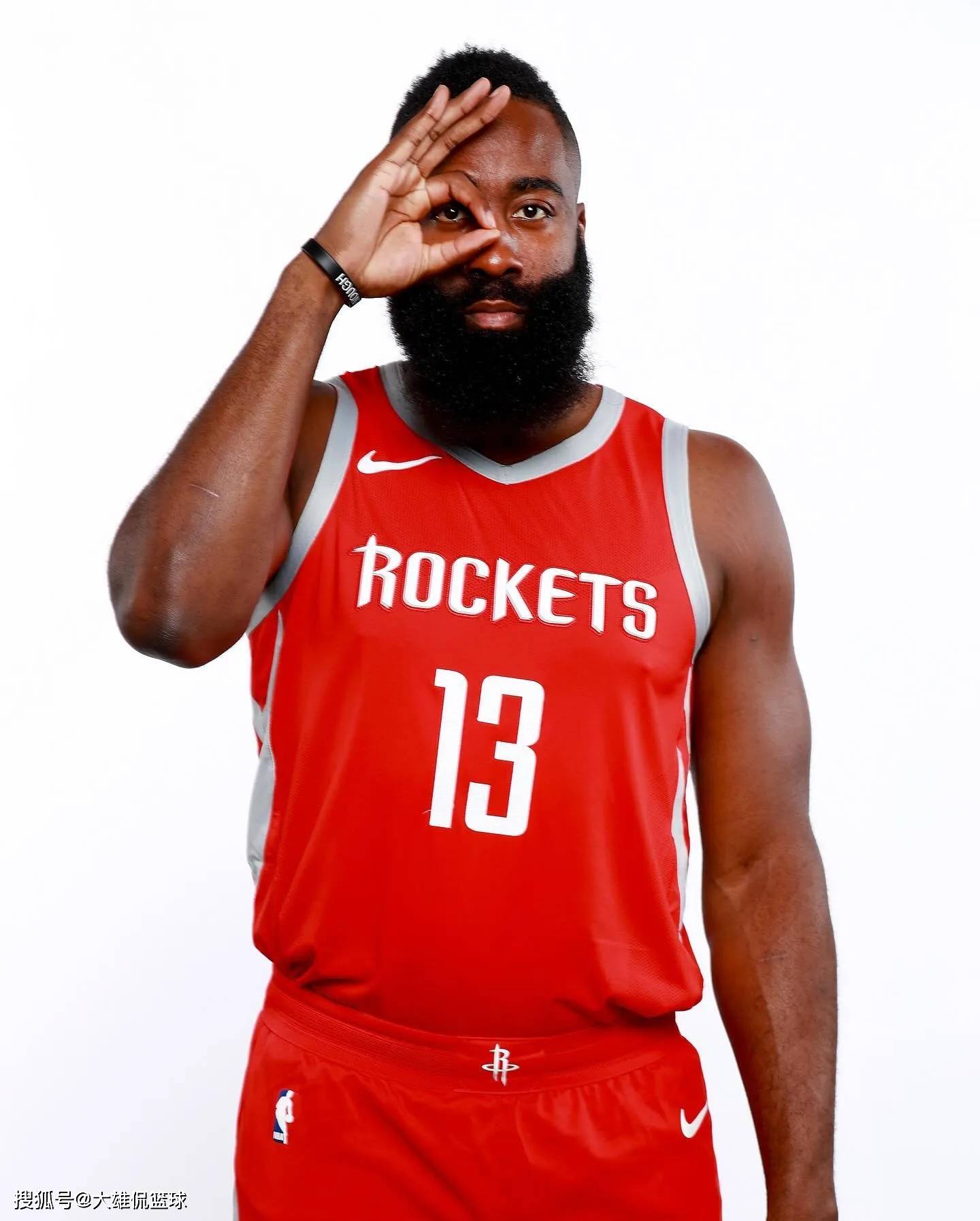 官方：不莱梅与18岁后卫施梅特根斯签下首份职业合同（官宣：不莱梅与18岁后卫施梅特根斯签订生涯首份职业合约）